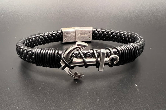 Leather and stainless steel anchor ￼bracelet ￼