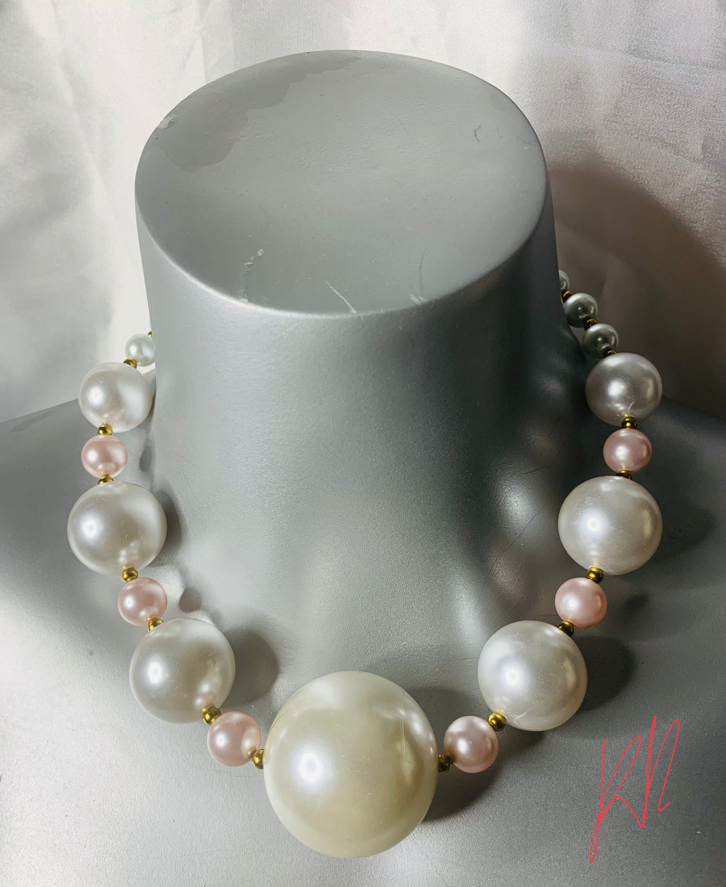 Bold Pearls